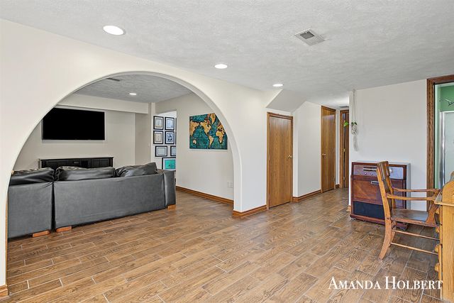 7841 Cidermill Drive, Grand Rapids, MI 49508