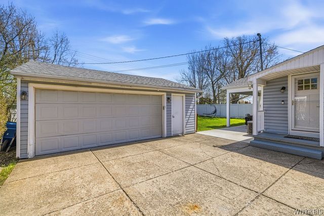 65 Greenleaf Avenue, Tonawanda, NY 14150