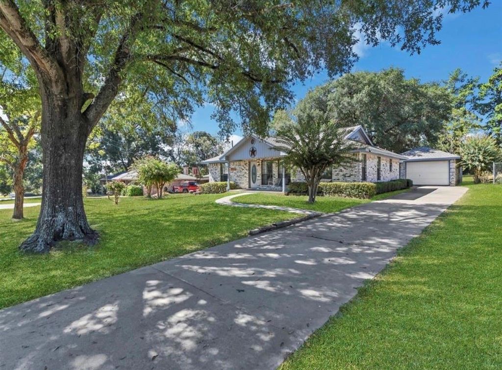 70 E Post Oak Lane, Shepherd, TX 77371