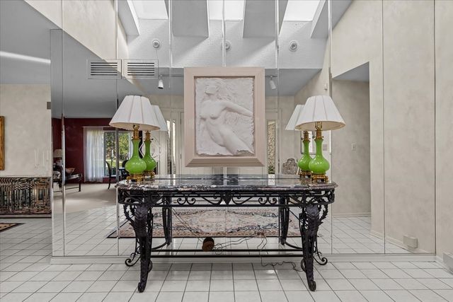 320 Buckthorn Circle, Northbrook, IL 60062