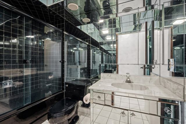 320 Buckthorn Circle, Northbrook, IL 60062