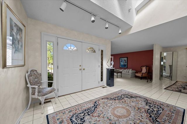 320 Buckthorn Circle, Northbrook, IL 60062