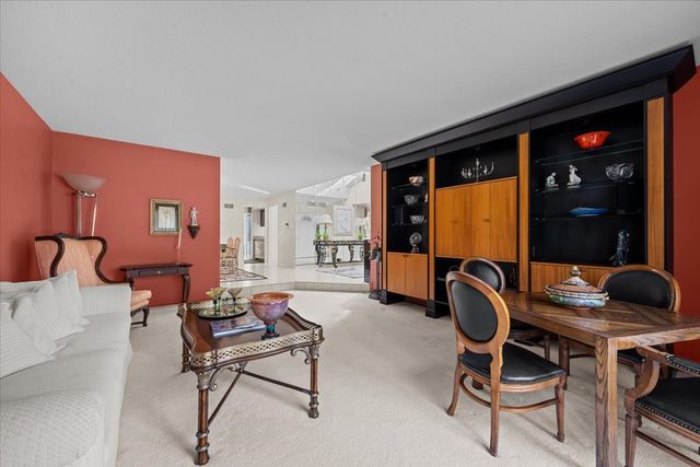 320 Buckthorn Circle, Northbrook, IL 60062