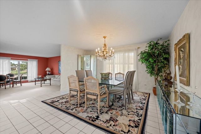 320 Buckthorn Circle, Northbrook, IL 60062