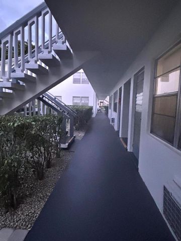 76 Cambridge D, West Palm Beach, FL 33417