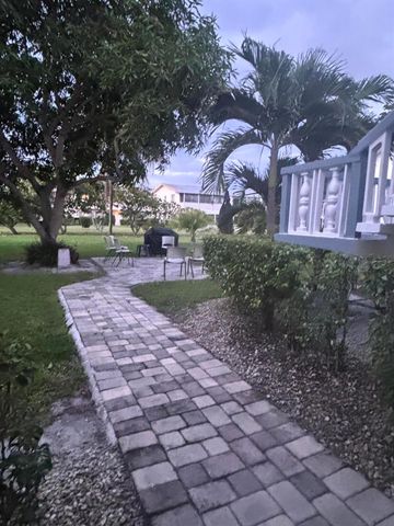 76 Cambridge D, West Palm Beach, FL 33417