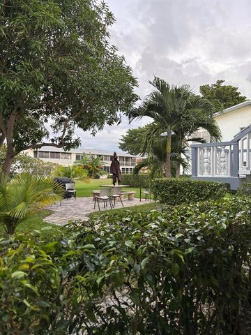 76 Cambridge D, West Palm Beach, FL 33417