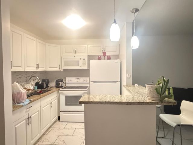 76 Cambridge D, West Palm Beach, FL 33417