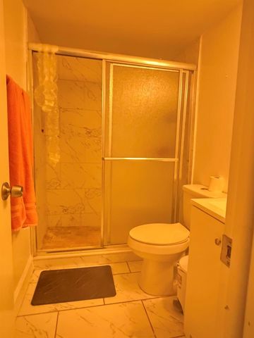 76 Cambridge D, West Palm Beach, FL 33417