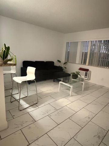 76 Cambridge D, West Palm Beach, FL 33417