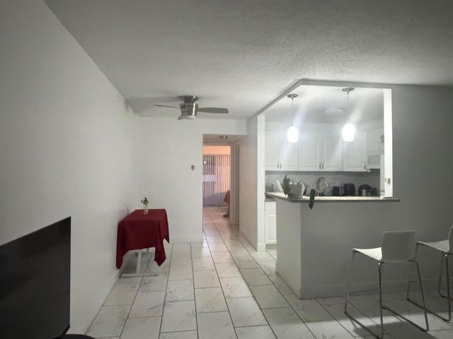 76 Cambridge D, West Palm Beach, FL 33417
