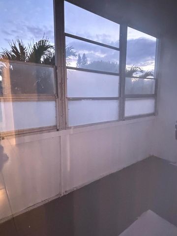 76 Cambridge D, West Palm Beach, FL 33417
