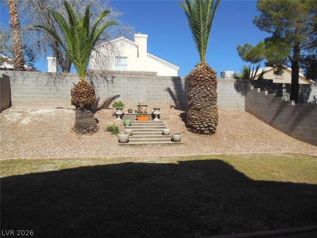 1521 Astronomy Circle, Las Vegas, NV 89128