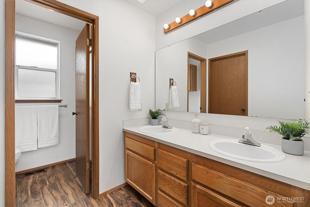 35002 14th Avenue SW, Federal Way, WA 98023