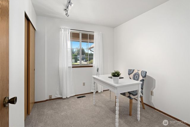 35002 14th Avenue SW, Federal Way, WA 98023