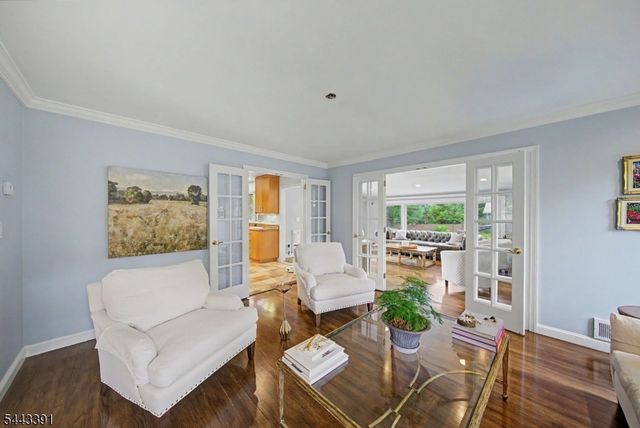 6 Coventry Rd, Livingston Twp., NJ 07039