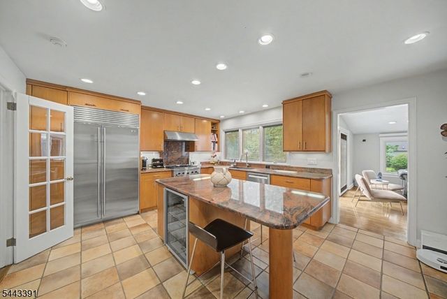 6 Coventry Rd, Livingston Twp., NJ 07039