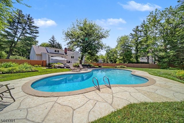 6 Coventry Rd, Livingston Twp., NJ 07039