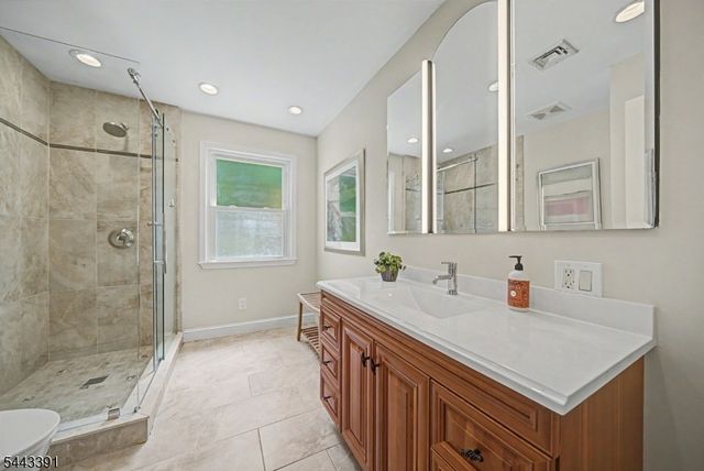 6 Coventry Rd, Livingston Twp., NJ 07039