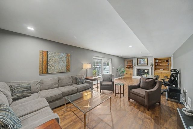6 Coventry Rd, Livingston Twp., NJ 07039