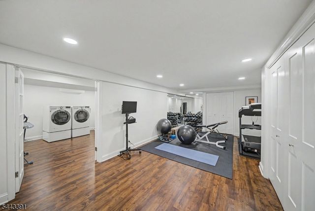 6 Coventry Rd, Livingston Twp., NJ 07039