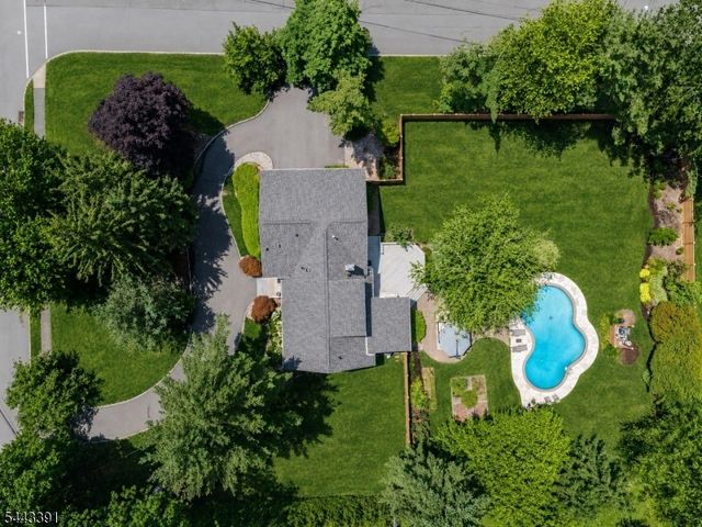 6 Coventry Rd, Livingston Twp., NJ 07039