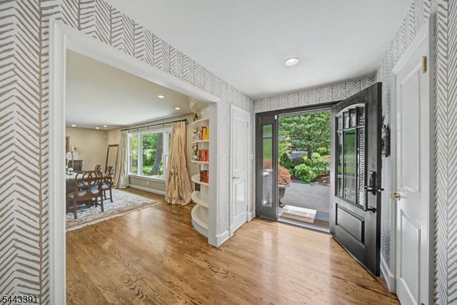 6 Coventry Rd, Livingston Twp., NJ 07039