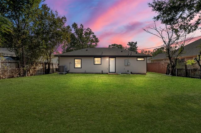 2311 Pomona Drive, Pasadena, TX 77506