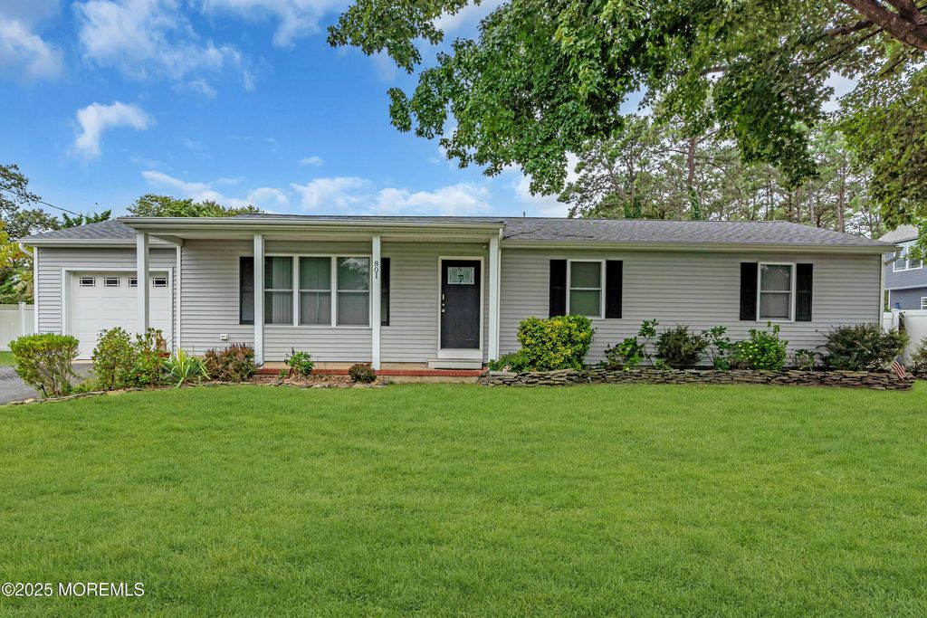 801 Middlesex Street, Toms River, NJ 08757