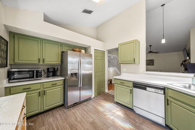 7764 MYSTIC POINT Court E, Jacksonville, FL 32277