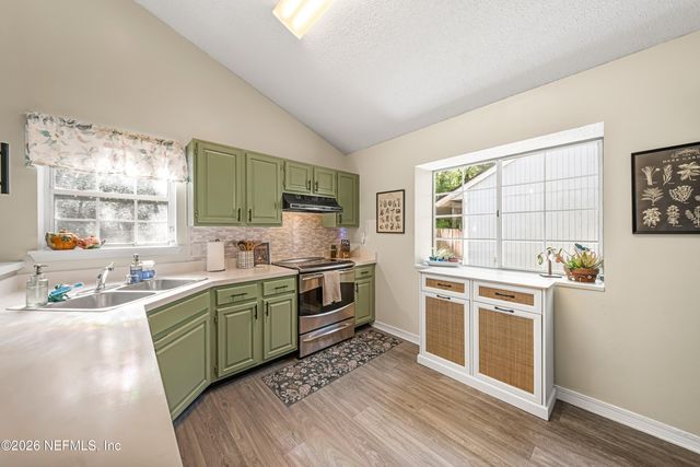 7764 MYSTIC POINT Court E, Jacksonville, FL 32277