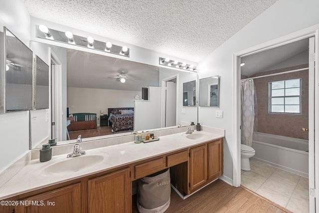 7764 MYSTIC POINT Court E, Jacksonville, FL 32277