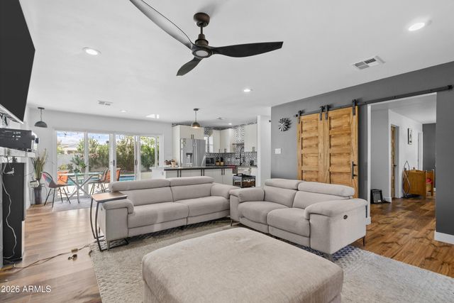 7647 E CATALINA Drive, Scottsdale, AZ 85251