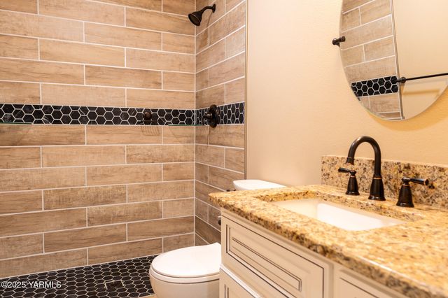 119 vineyard view Ln, Yakima, WA 98901