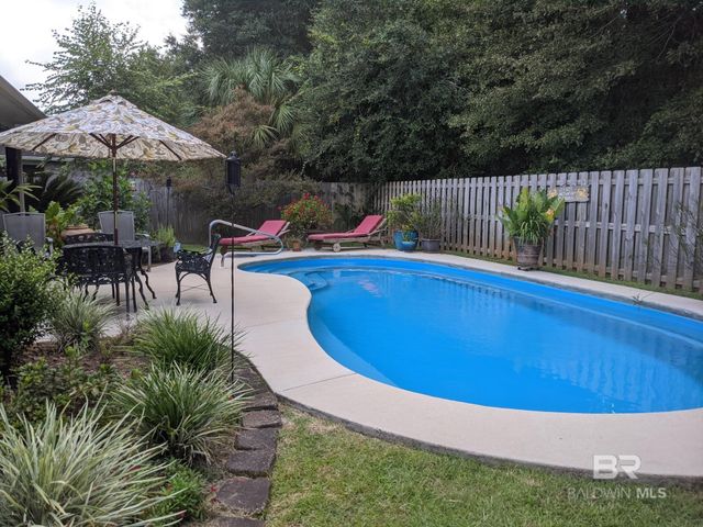 1102 Crown Walk Drive, Foley, AL 36535