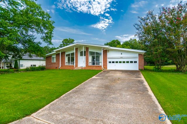1217 Kingsway Road, Huntsville, AL 35802