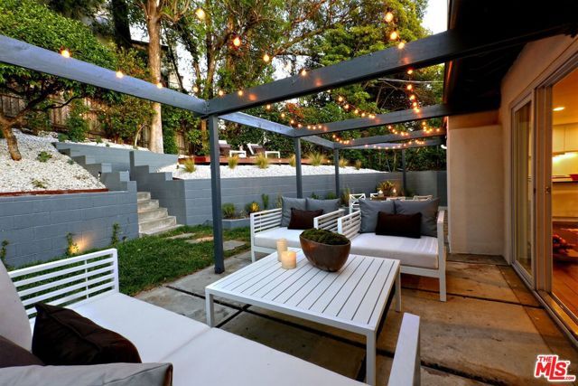 3319 Charleston Way, Los Angeles, CA 90068