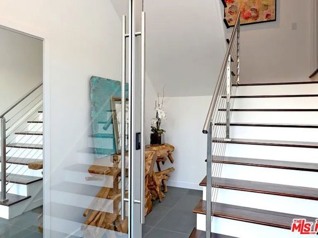 3319 Charleston Way, Los Angeles, CA 90068