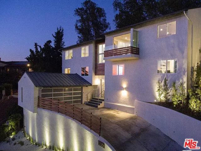 3319 Charleston Way, Los Angeles, CA 90068