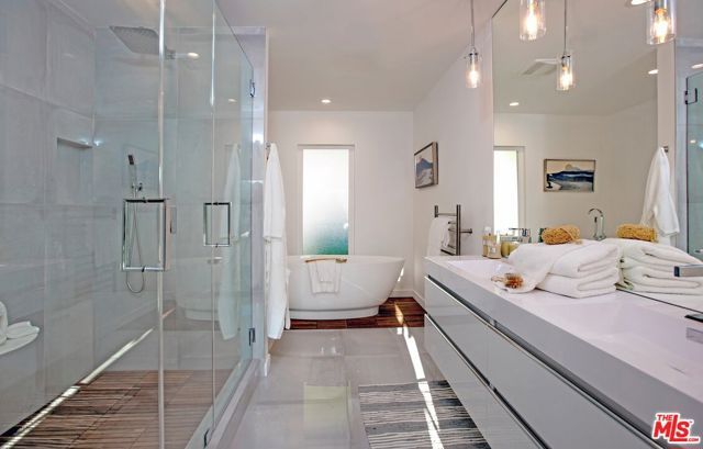 3319 Charleston Way, Los Angeles, CA 90068