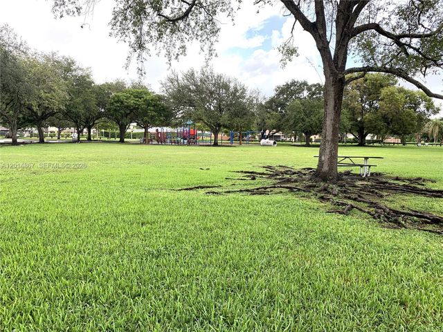 4904 SW 139th Ct, Miami, FL 33175