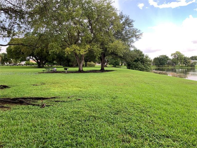 4904 SW 139th Ct, Miami, FL 33175