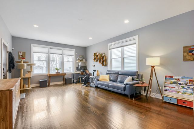 1008 W Cullerton Street 1W, Chicago, IL 60608