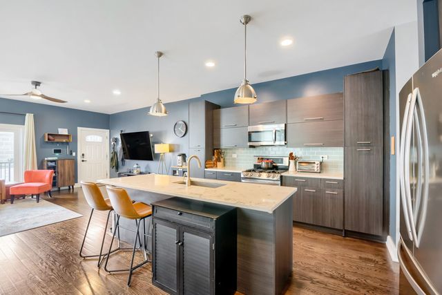1008 W Cullerton Street 1W, Chicago, IL 60608
