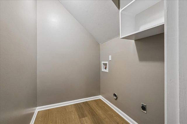 1090 MARTINSBURG CV, Collierville, TN 38017