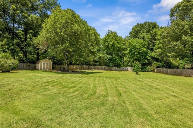 1090 MARTINSBURG CV, Collierville, TN 38017