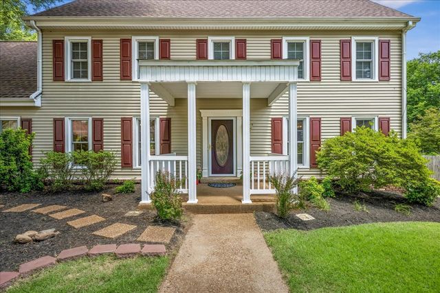 1090 MARTINSBURG CV, Collierville, TN 38017
