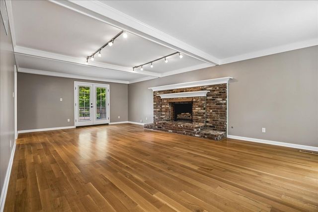 1090 MARTINSBURG CV, Collierville, TN 38017