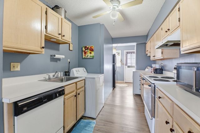 109 Andersen Rd 109, Chicopee, MA 01022