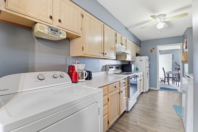 109 Andersen Rd 109, Chicopee, MA 01022
